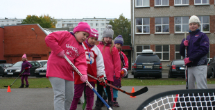 Vispasaules meiteņu hokeja nedēļas nogale Rīgā