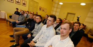 Liepājas domē sveic "zelta" hokejistus