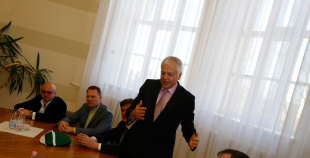 Liepājas domē sveic "zelta" hokejistus