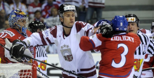 Latvija čempionātu sāk ar cienīgu zaudējumu čehiem