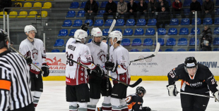 "SMScredit.lv" ar 4:3 uzveic HK "Juniors"