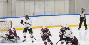 LAT U18 meiteņu hokeja izlase - LAT sieviešu klubu izlase