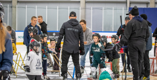 FOTO: Hokeja diena visā Latvijā