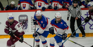 Latvijas sieviešu izlase Pasaules čempionāta atklāšanas mačā piekāpjas Slovākijai