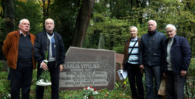 "Klusējošo hokeja kareivju" piemiņas gājiens 