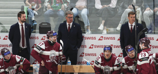 Latvijas nacionālā hokeja izlase piekāpjas Austrijas komandai