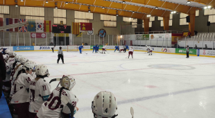 Sieviešu izlase pasaules čempionātu sāk ar uzvaru