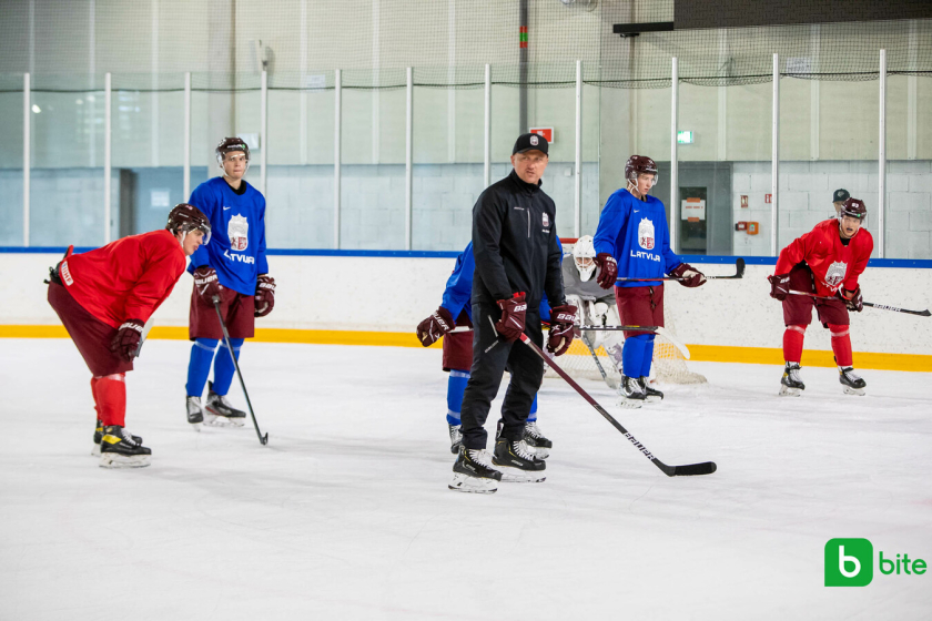 IIHF novembra pauzē U-20 izlase aizvadīs treniņnometni un pārbaudes spēli