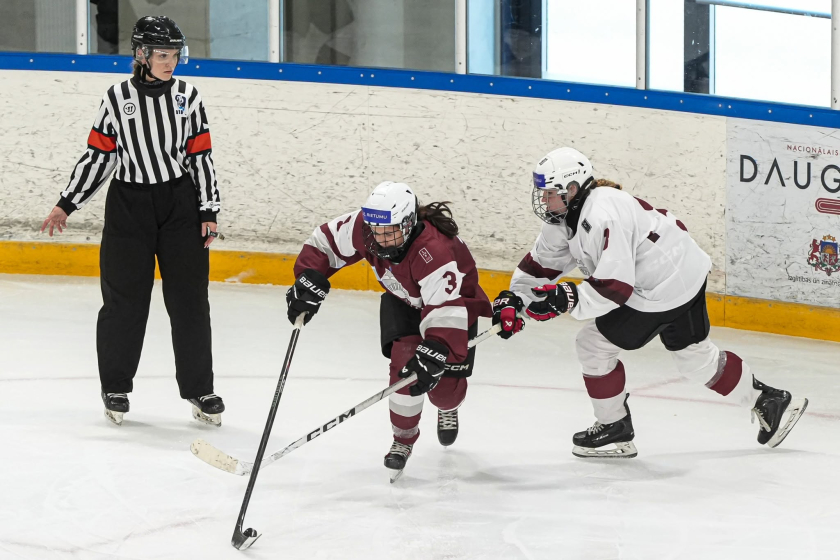 Latvijas tiesneses saņēmušas nozīmējumus IIHF sieviešu pasaules čempionātiem