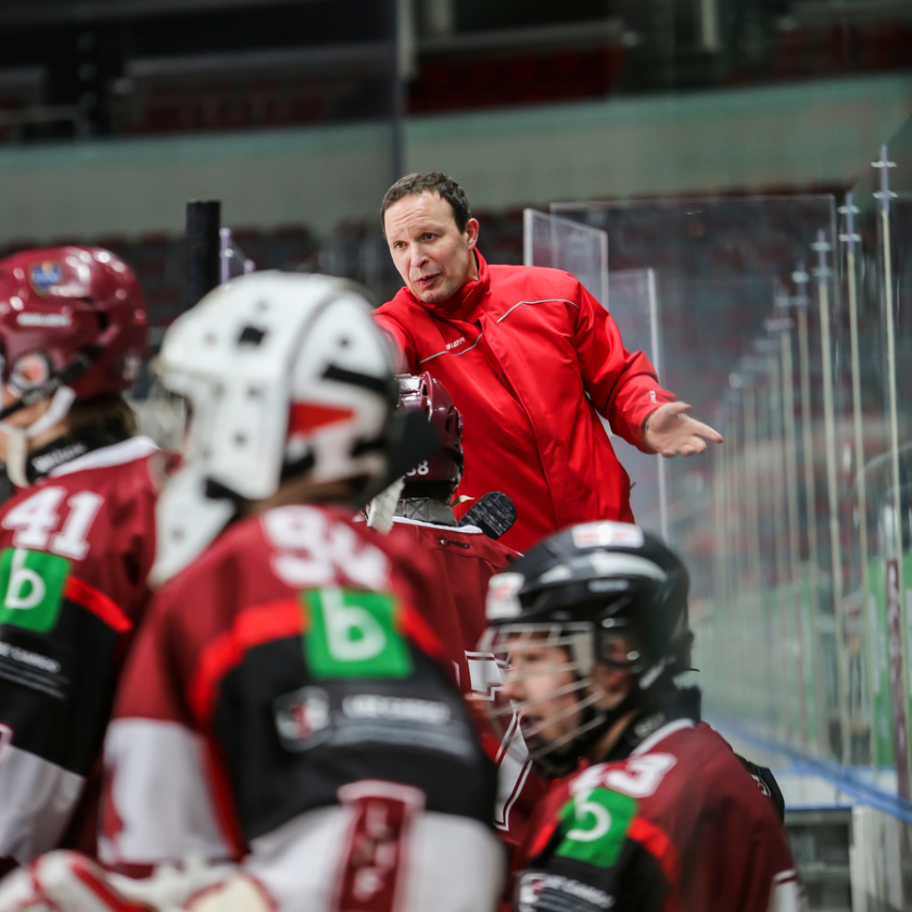 Latvijas U-18 izlase piektdien aizvadīs spēli ar Latvijas valstsvienības kandidātiem