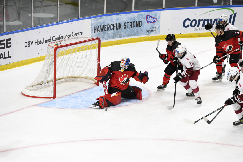Latvijas U-18 izlase trešajā spēlē kapitulē Kanādas Rietumu komandai