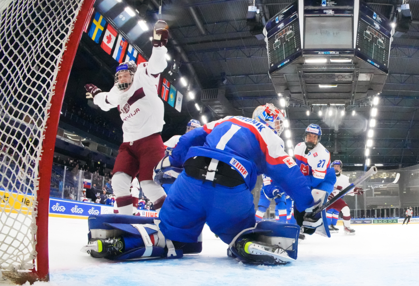 Latvijas U-18 izlasei fantastisks panākums pret Slovākijas vienaudžiem!