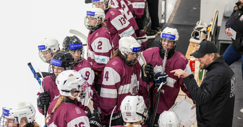 Latvijas U-18 meiteņu hokeja izlase cieš neveiksmi pret Kazahstānu