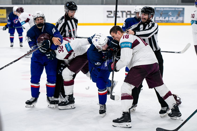 Latvijas U20 "baltā" komanda iekļūst Prezidenta kausa finālā!