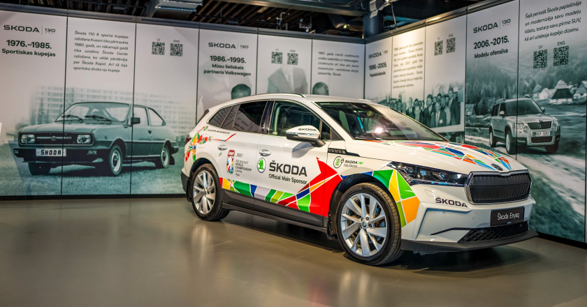 “Škoda 130 gadi” izstādē redzama arī 2021. gada PČ hokeja čempionāta elektroauto
