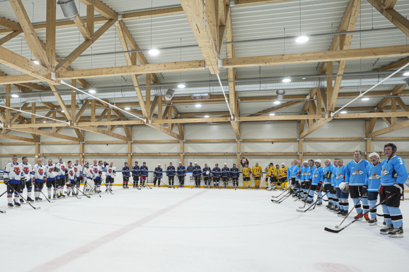 Startējis Latvijas veterānu čempionāts 55+