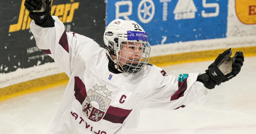 Latvijas nacionālā sieviešu hokeja izlase pirmajā spēlē izcīna uzvaru pār Poliju